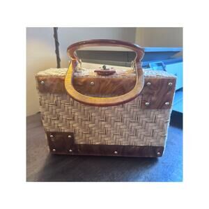 VINTAGE 50'S HANDMADE BRITISH HONG KONG STRAW AND LUCITE HANDBAG